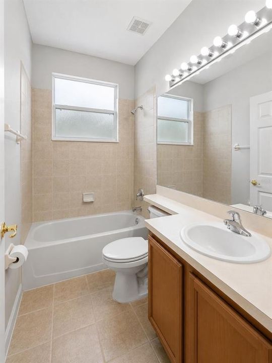 En Venta: $394,999 (3 camas, 3 baños, 2039 Pies cuadrados)