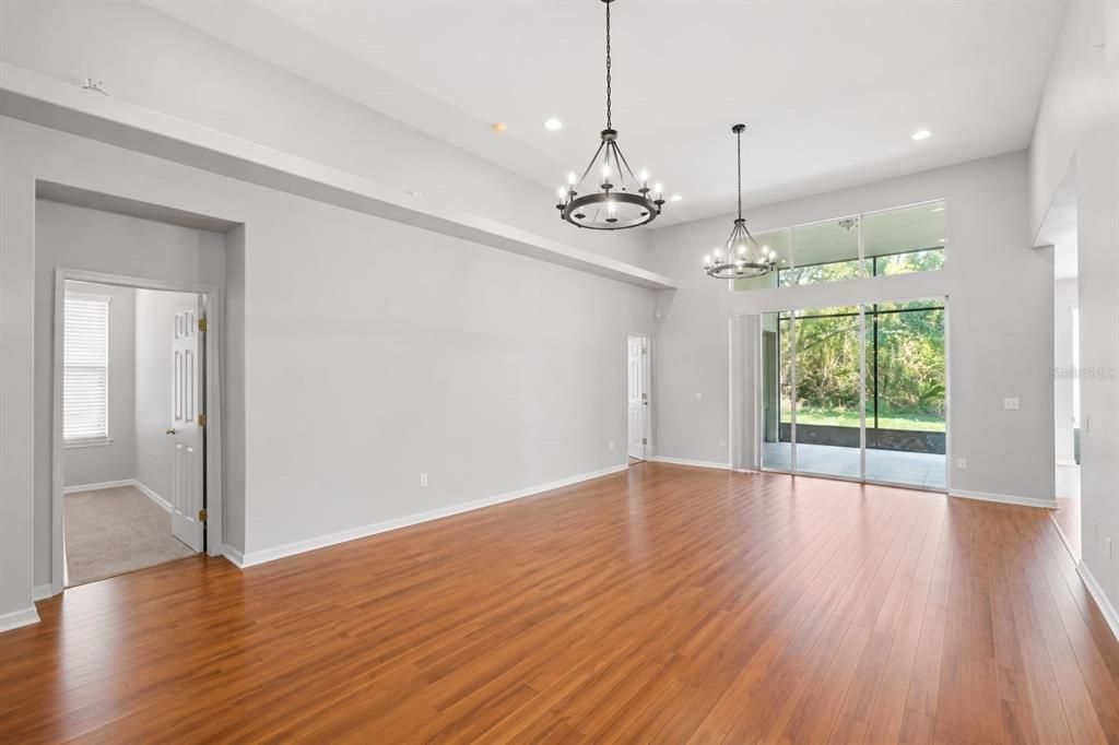 En Venta: $394,999 (3 camas, 3 baños, 2039 Pies cuadrados)