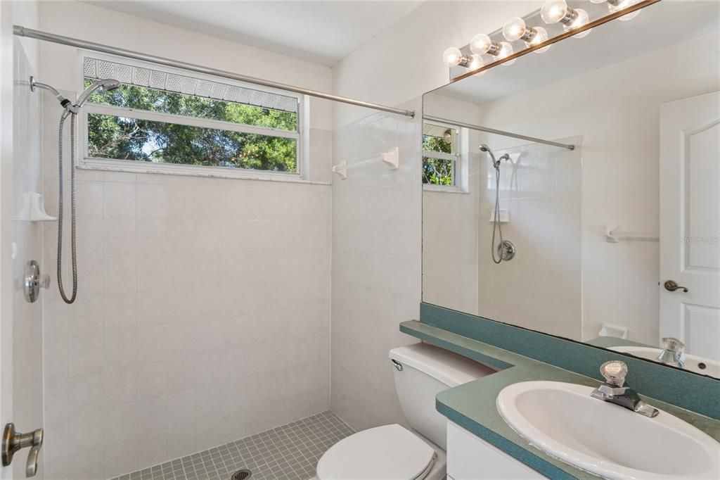 For Sale: $459,000 (4 beds, 3 baths, 2498 Square Feet)