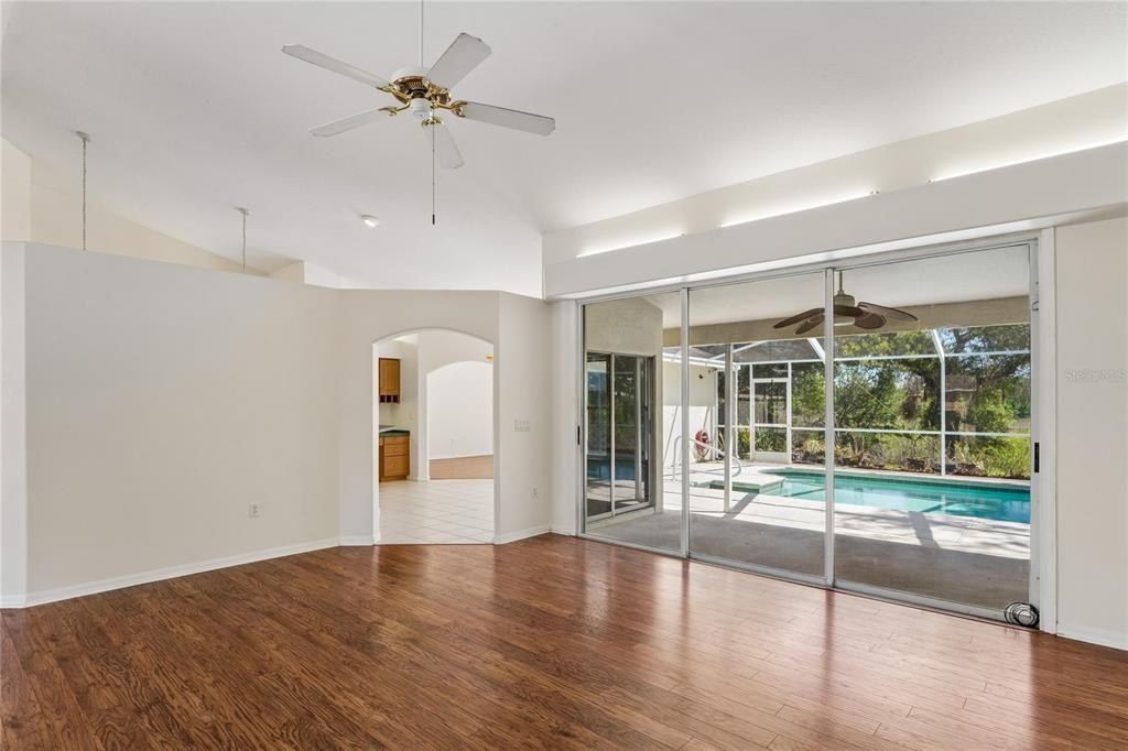 For Sale: $459,000 (4 beds, 3 baths, 2498 Square Feet)