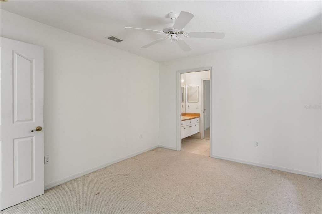 For Sale: $459,000 (4 beds, 3 baths, 2498 Square Feet)