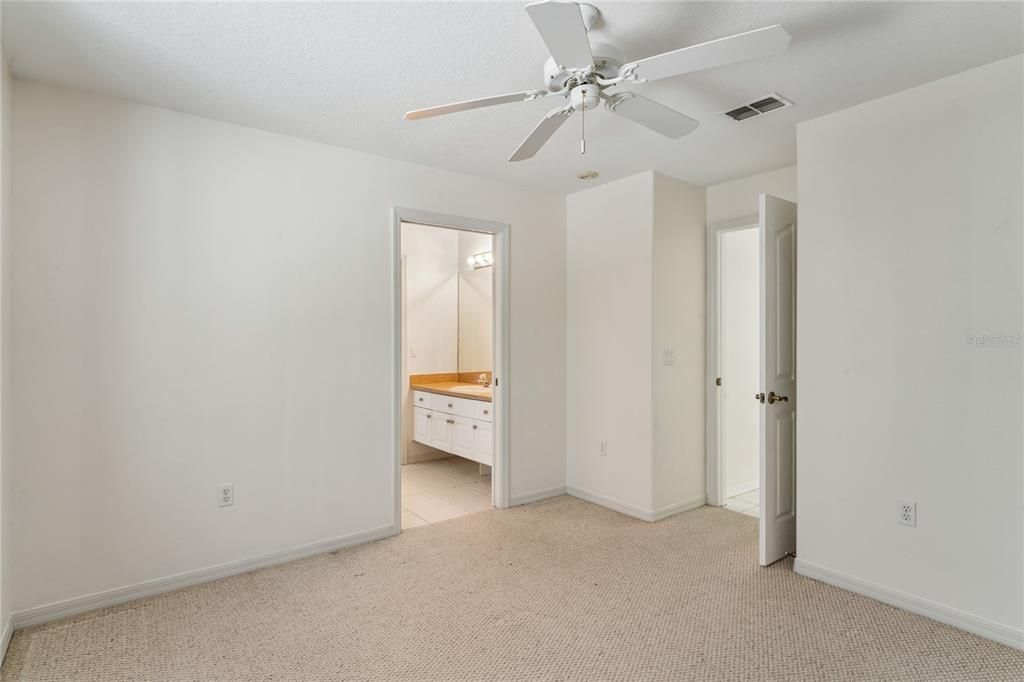For Sale: $459,000 (4 beds, 3 baths, 2498 Square Feet)