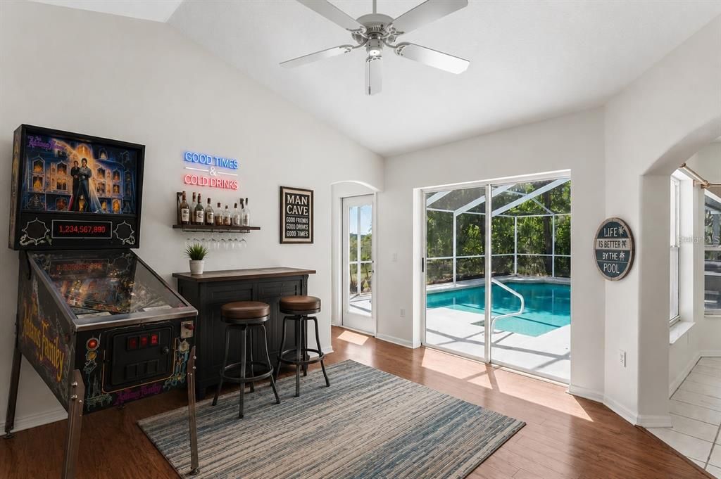 For Sale: $459,000 (4 beds, 3 baths, 2498 Square Feet)
