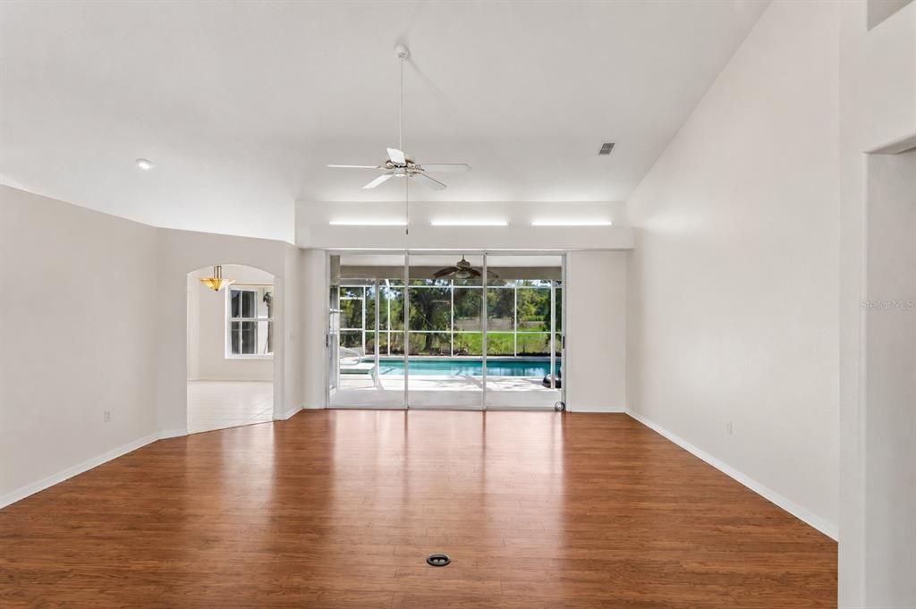For Sale: $459,000 (4 beds, 3 baths, 2498 Square Feet)