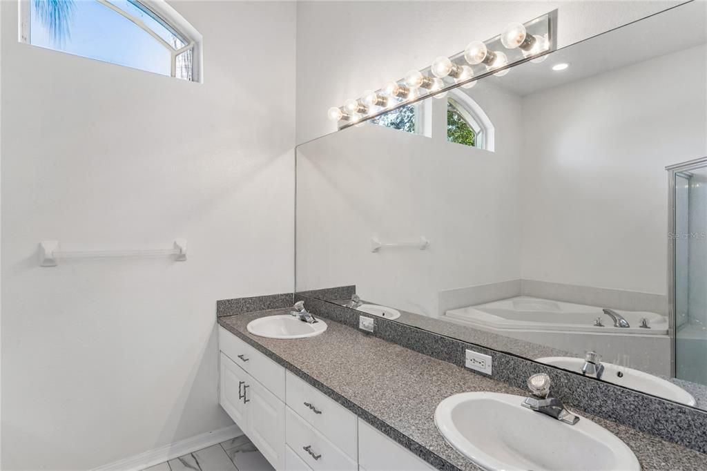 For Sale: $459,000 (4 beds, 3 baths, 2498 Square Feet)