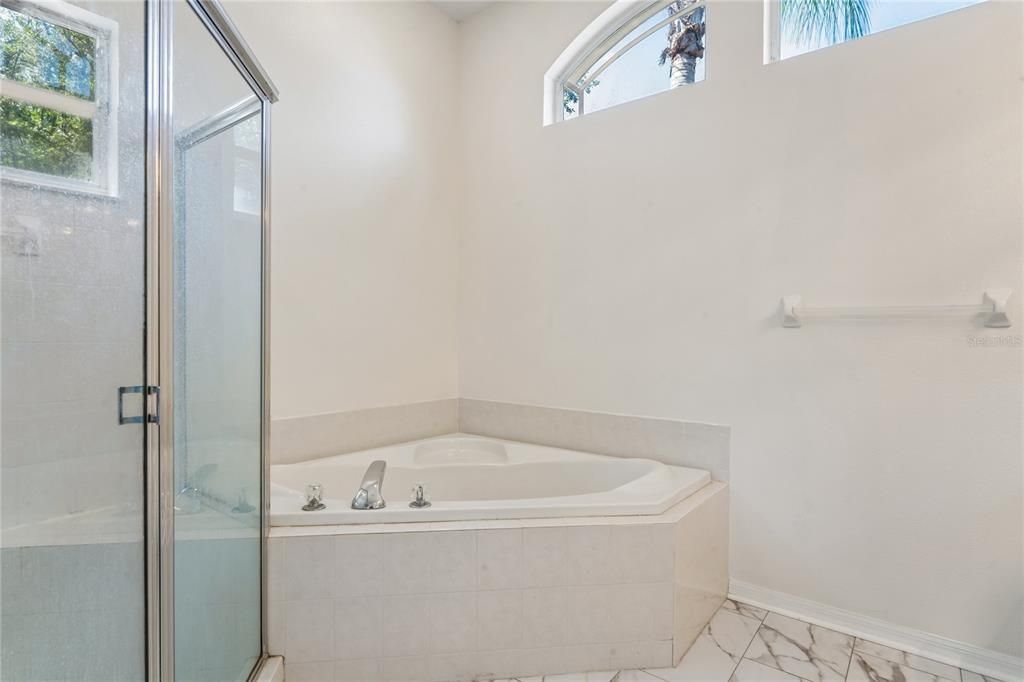 For Sale: $459,000 (4 beds, 3 baths, 2498 Square Feet)