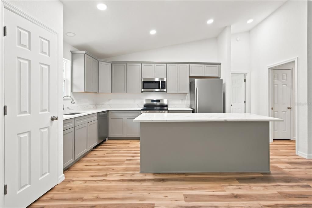 For Sale: $324,000 (3 beds, 2 baths, 1899 Square Feet)