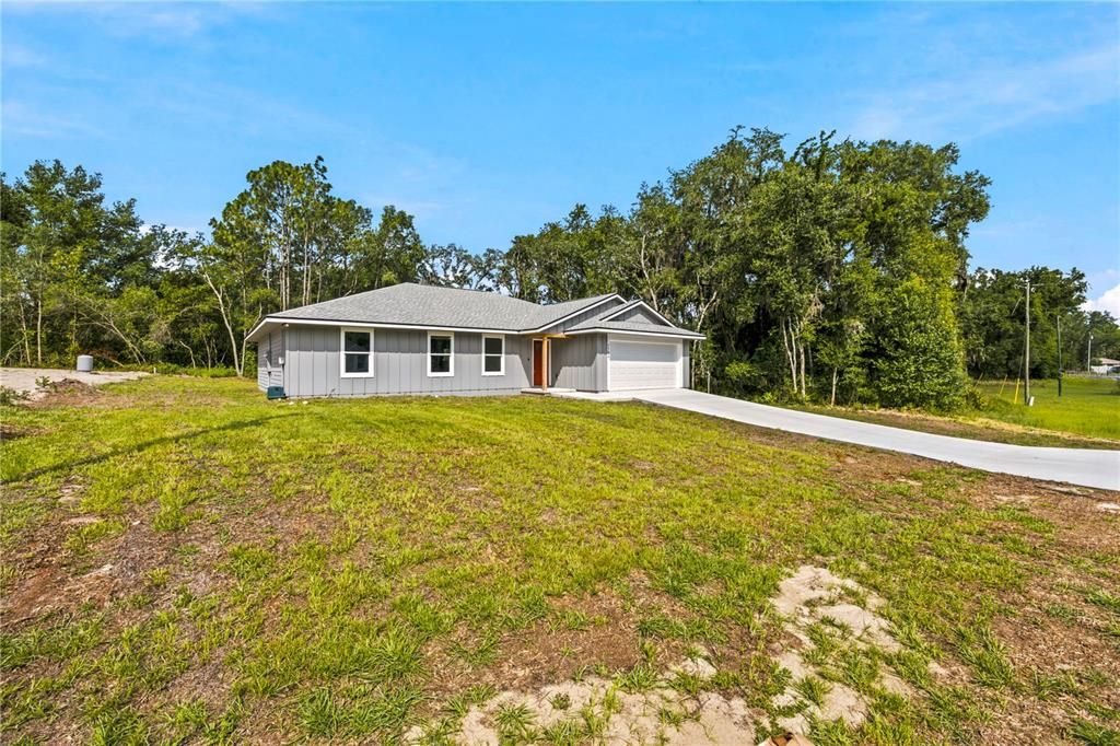 For Sale: $324,000 (3 beds, 2 baths, 1899 Square Feet)