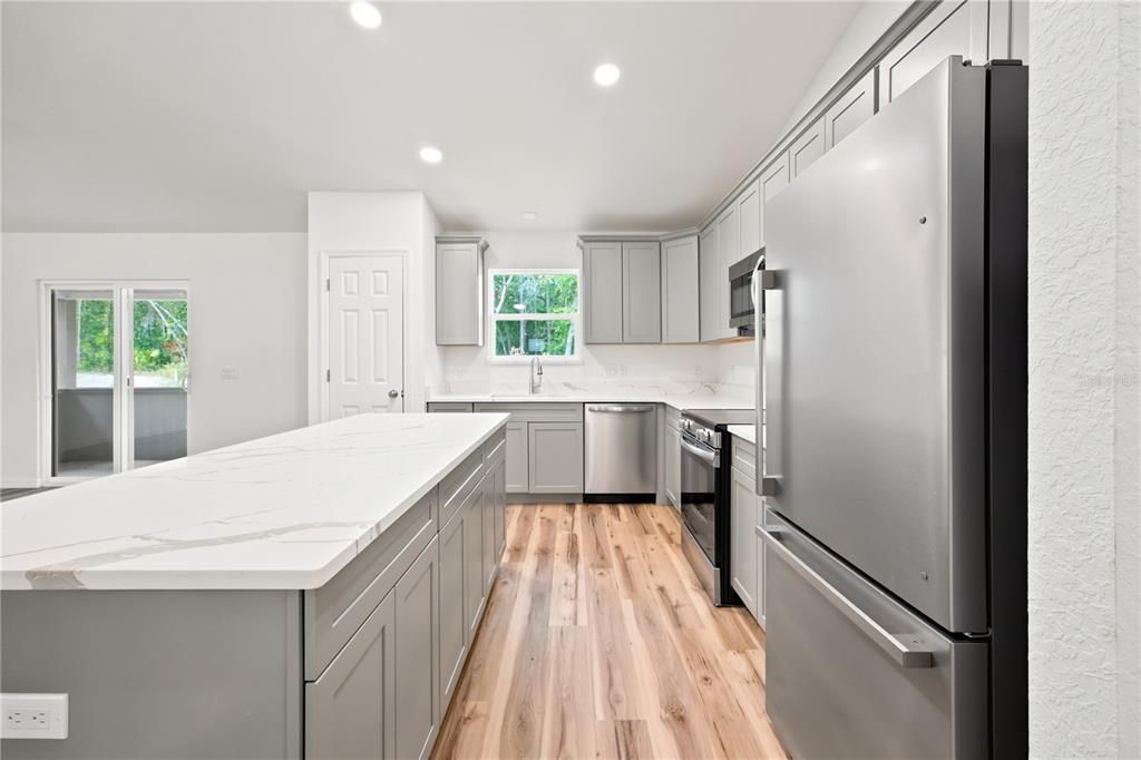 For Sale: $324,000 (3 beds, 2 baths, 1899 Square Feet)