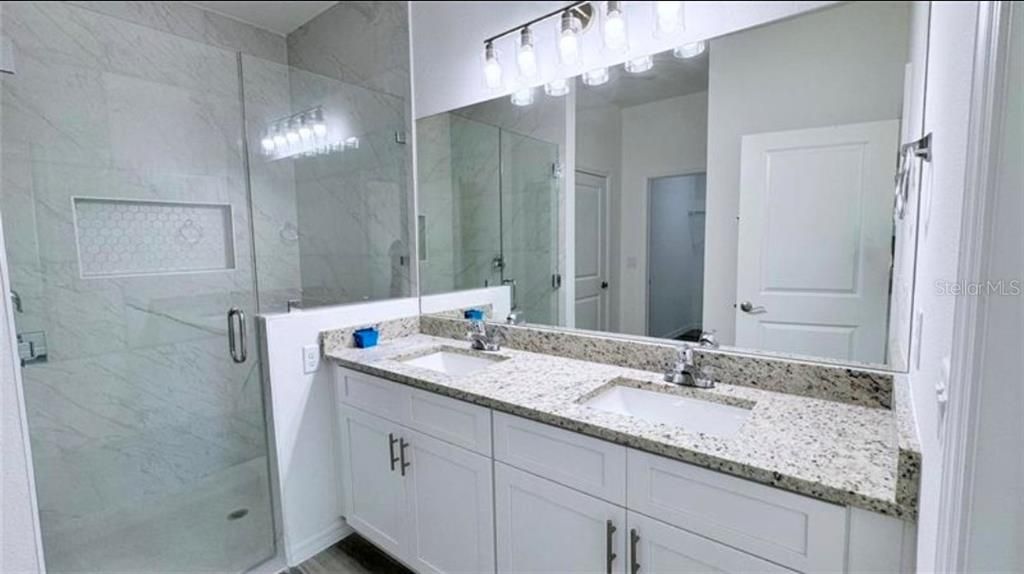 En Venta: $300,000 (4 camas, 2 baños, 1846 Pies cuadrados)