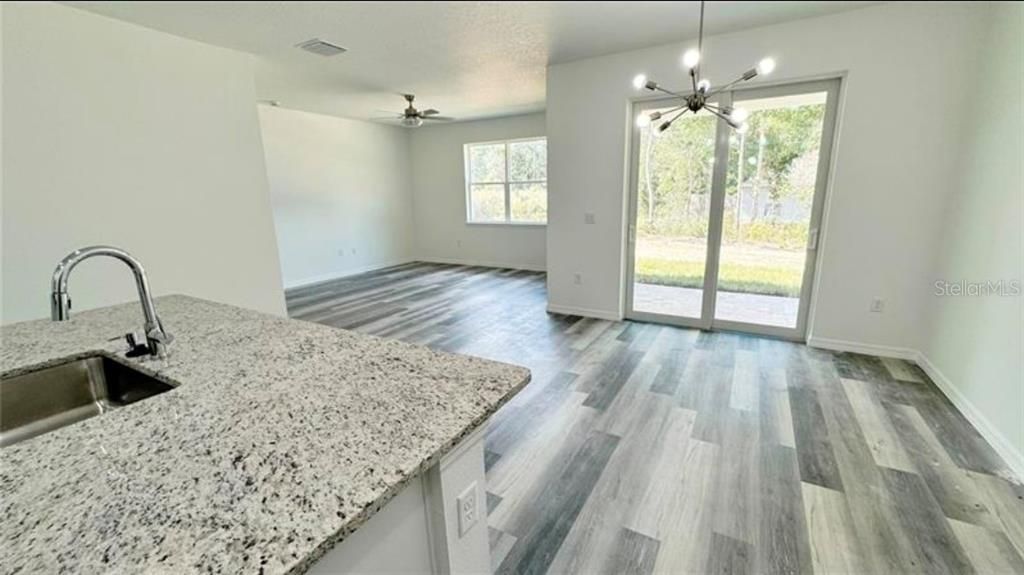 En Venta: $300,000 (4 camas, 2 baños, 1846 Pies cuadrados)