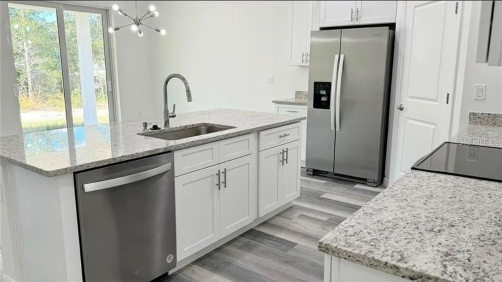 En Venta: $300,000 (4 camas, 2 baños, 1846 Pies cuadrados)