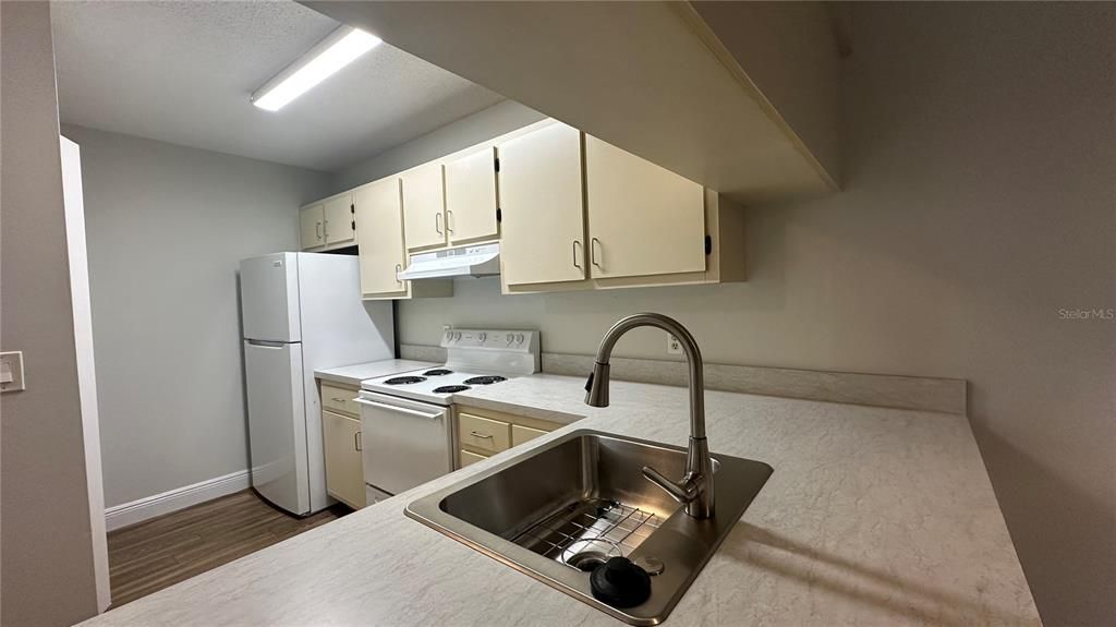 В аренду: $1,300 (1 спален, 1 ванн, 742 Квадратных фут)