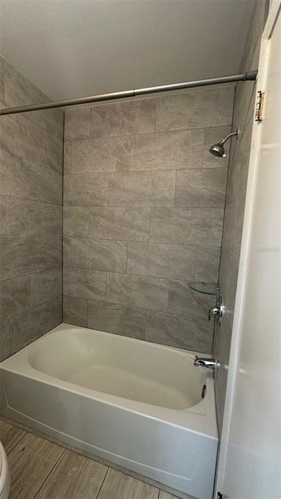 В аренду: $1,300 (1 спален, 1 ванн, 742 Квадратных фут)