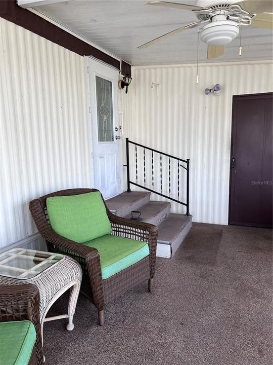 For Sale: $111,999 (2 beds, 2 baths, 840 Square Feet)