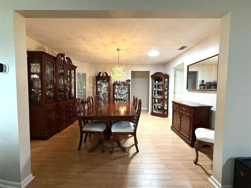 En Venta: $399,000 (3 camas, 2 baños, 2028 Pies cuadrados)