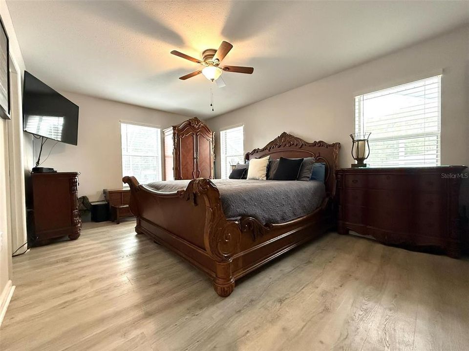 En Venta: $399,000 (3 camas, 2 baños, 2028 Pies cuadrados)