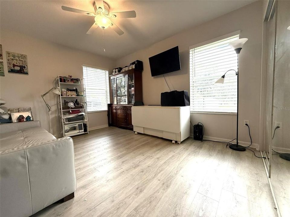 En Venta: $399,000 (3 camas, 2 baños, 2028 Pies cuadrados)