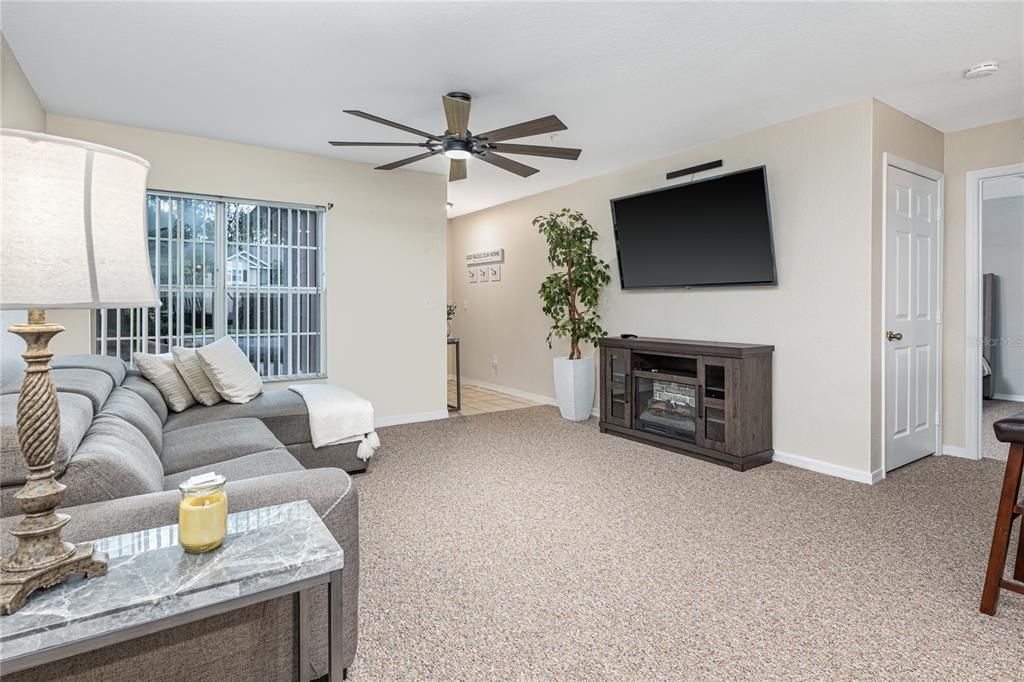 For Sale: $185,000 (3 beds, 2 baths, 1046 Square Feet)