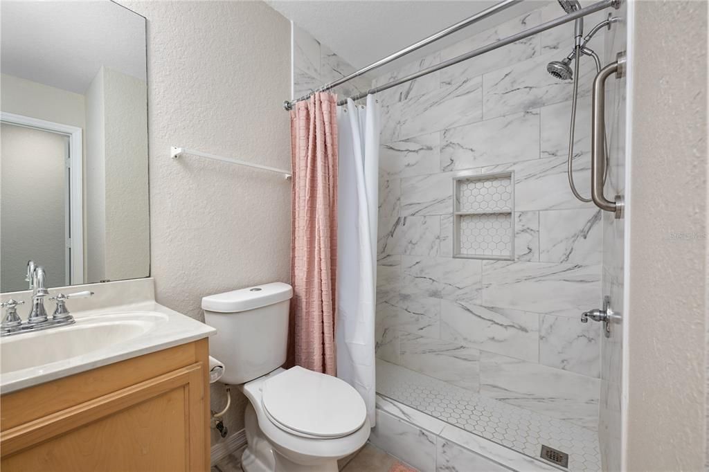 For Sale: $185,000 (3 beds, 2 baths, 1046 Square Feet)