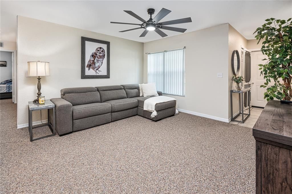 For Sale: $185,000 (3 beds, 2 baths, 1046 Square Feet)