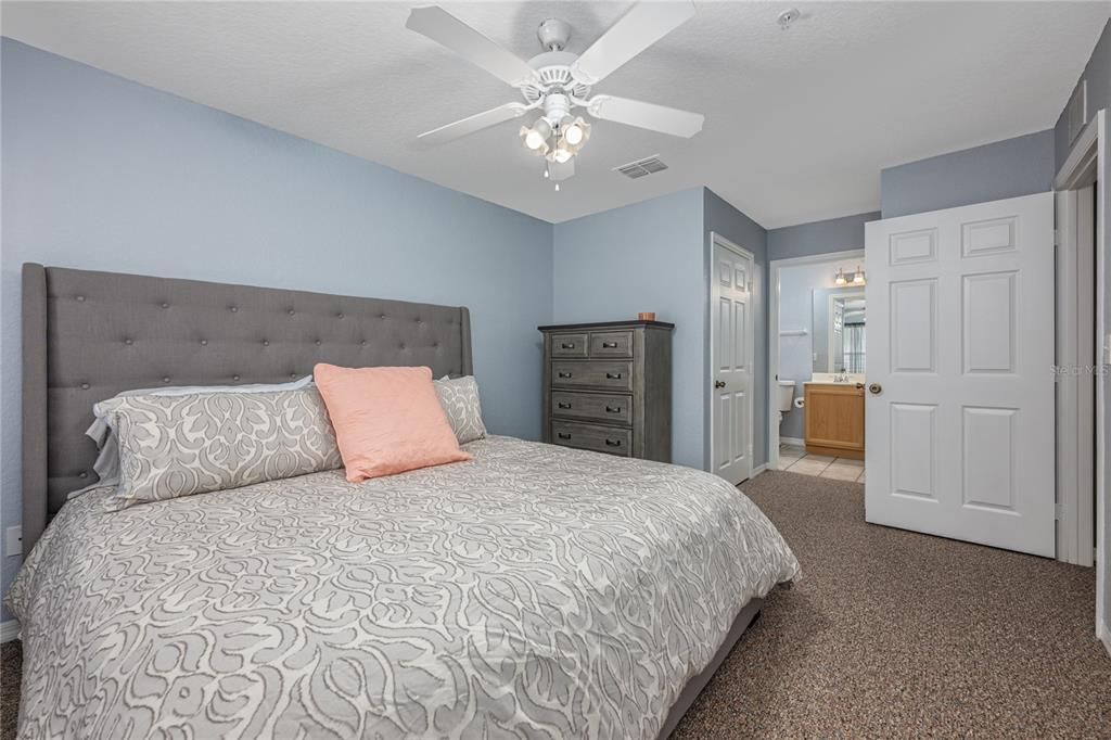 For Sale: $185,000 (3 beds, 2 baths, 1046 Square Feet)