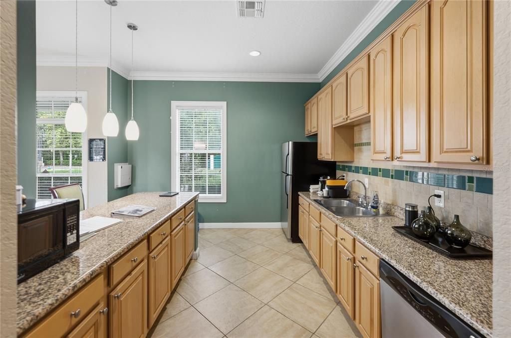 For Sale: $185,000 (3 beds, 2 baths, 1046 Square Feet)