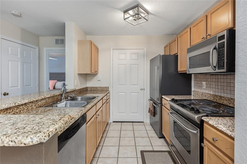 For Sale: $185,000 (3 beds, 2 baths, 1046 Square Feet)