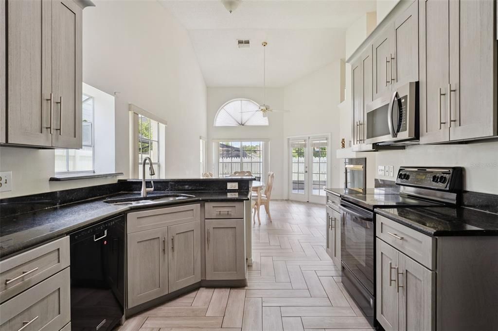 For Sale: $375,000 (3 beds, 2 baths, 1518 Square Feet)