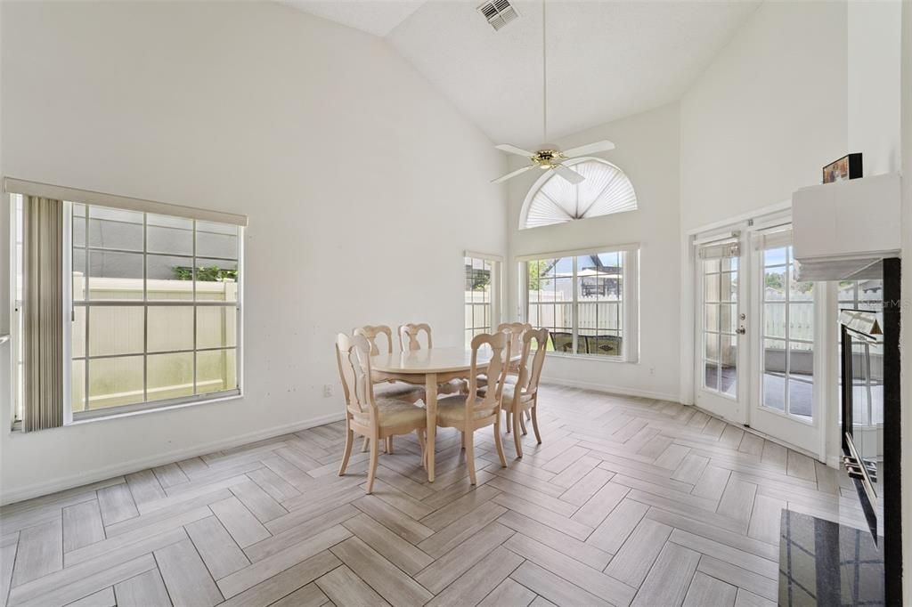 For Sale: $375,000 (3 beds, 2 baths, 1518 Square Feet)