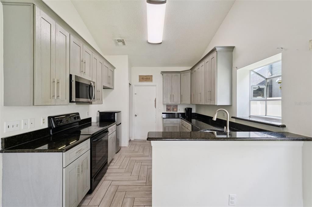 For Sale: $375,000 (3 beds, 2 baths, 1518 Square Feet)