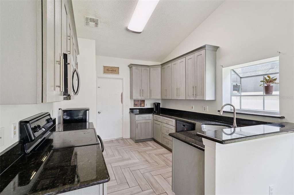 For Sale: $375,000 (3 beds, 2 baths, 1518 Square Feet)