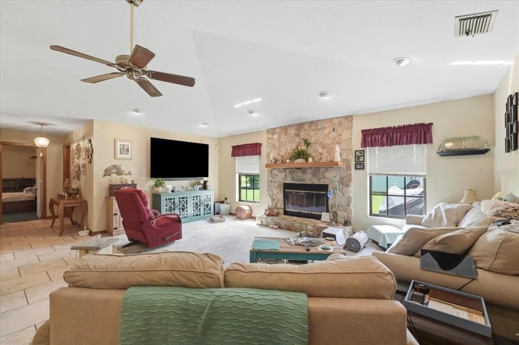 For Sale: $365,000 (3 beds, 2 baths, 2008 Square Feet)