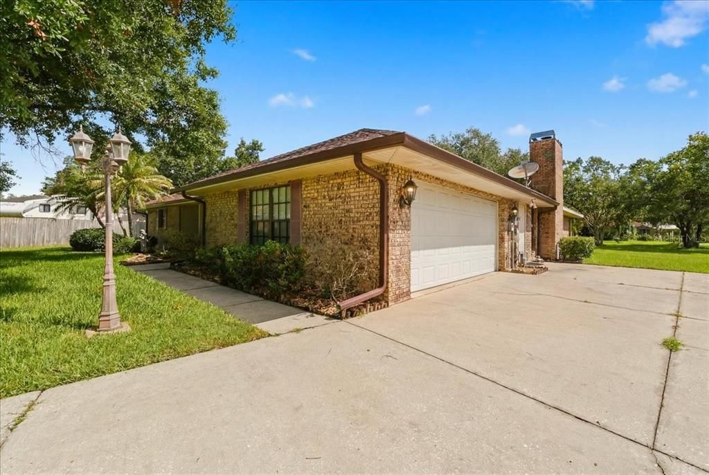 For Sale: $365,000 (3 beds, 2 baths, 2008 Square Feet)