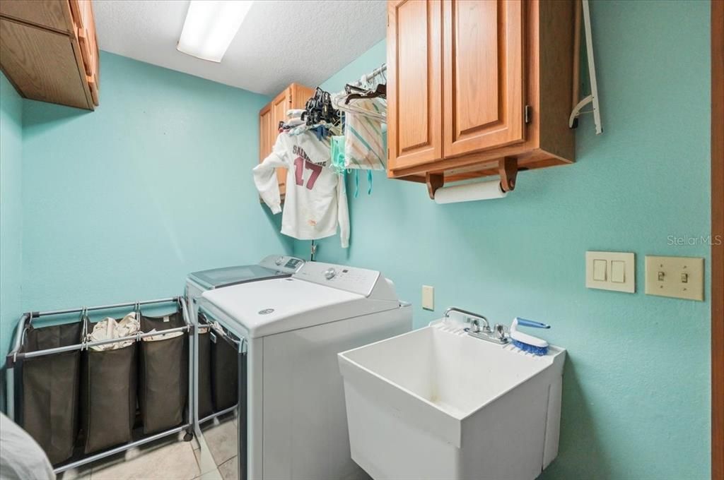 For Sale: $365,000 (3 beds, 2 baths, 2008 Square Feet)