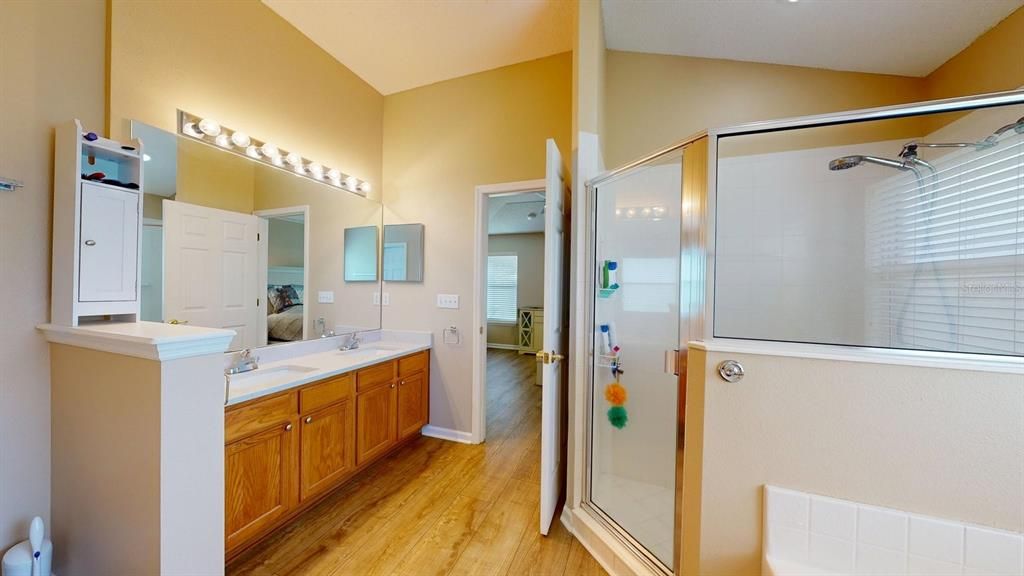 For Sale: $335,000 (3 beds, 2 baths, 1794 Square Feet)