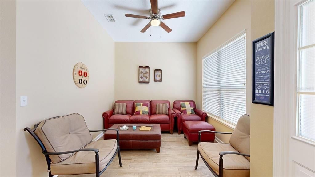 For Sale: $335,000 (3 beds, 2 baths, 1794 Square Feet)