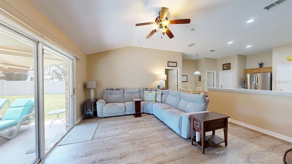 For Sale: $335,000 (3 beds, 2 baths, 1794 Square Feet)
