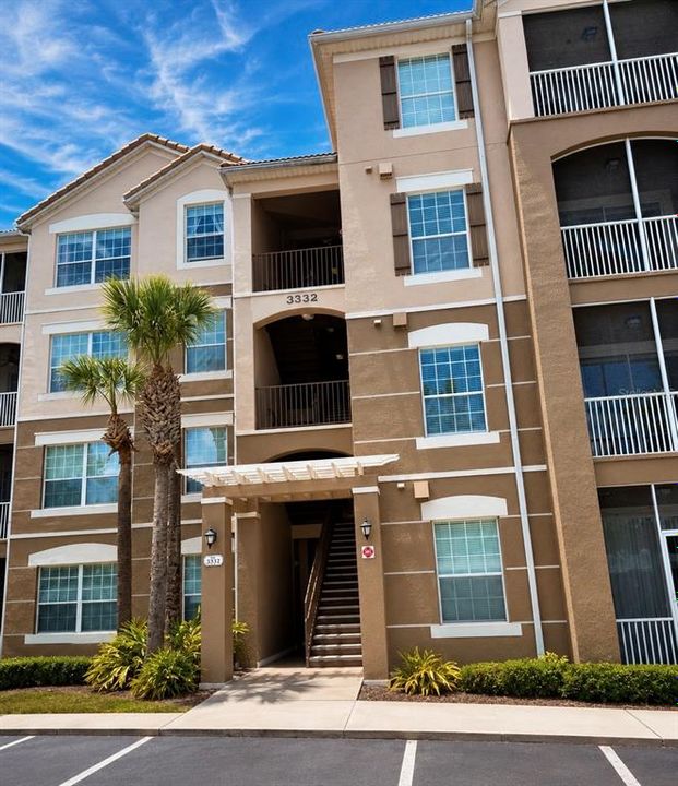 For Rent: $2,100 (3 beds, 2 baths, 1247 Square Feet)