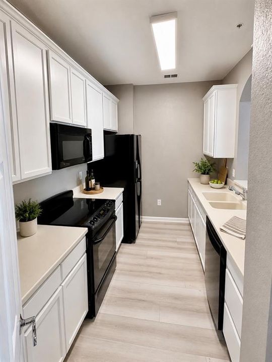 For Rent: $2,100 (3 beds, 2 baths, 1247 Square Feet)