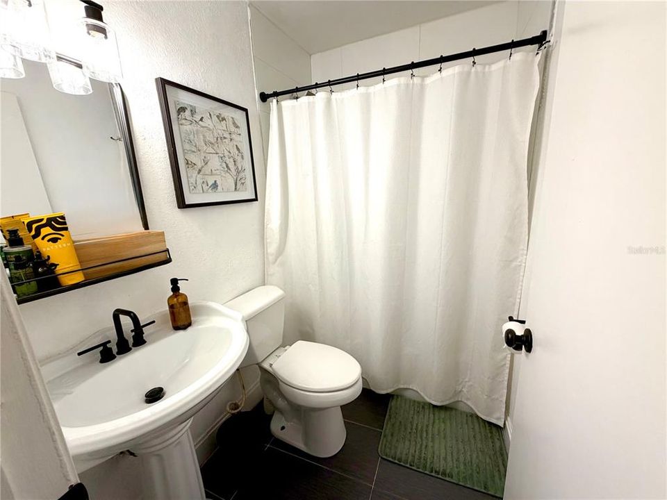 En Renta: $3,350 (3 camas, 2 baños, 1984 Pies cuadrados)