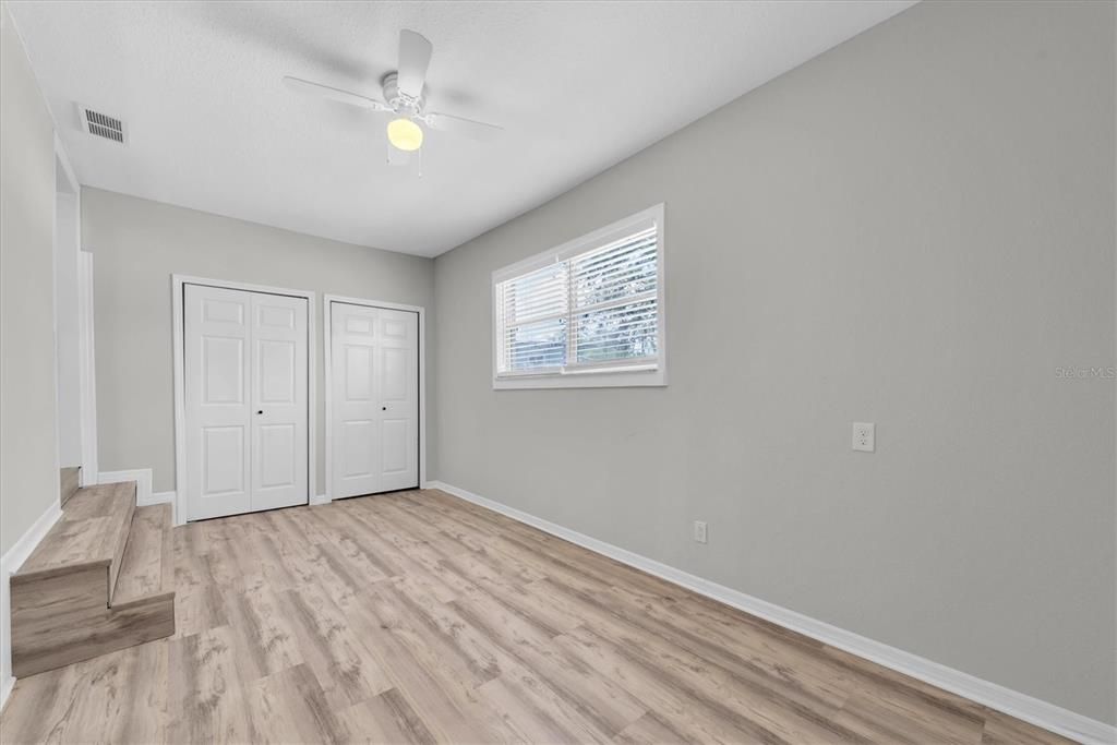 For Sale: $379,900 (3 beds, 1 baths, 1390 Square Feet)