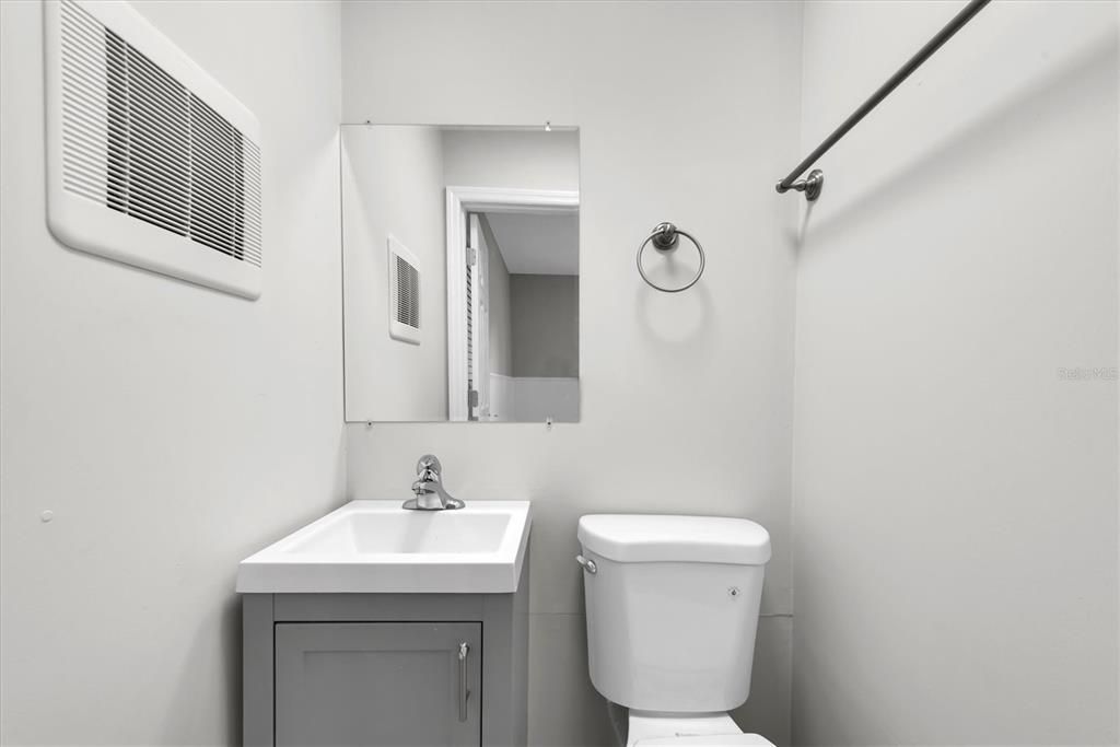 For Sale: $379,900 (3 beds, 1 baths, 1390 Square Feet)