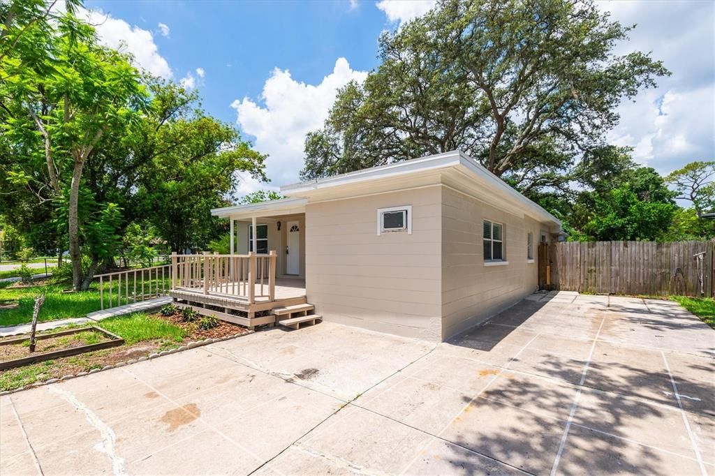 For Sale: $379,900 (3 beds, 1 baths, 1390 Square Feet)