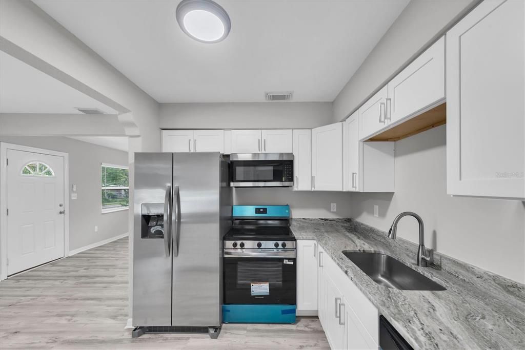 For Sale: $379,900 (3 beds, 1 baths, 1390 Square Feet)