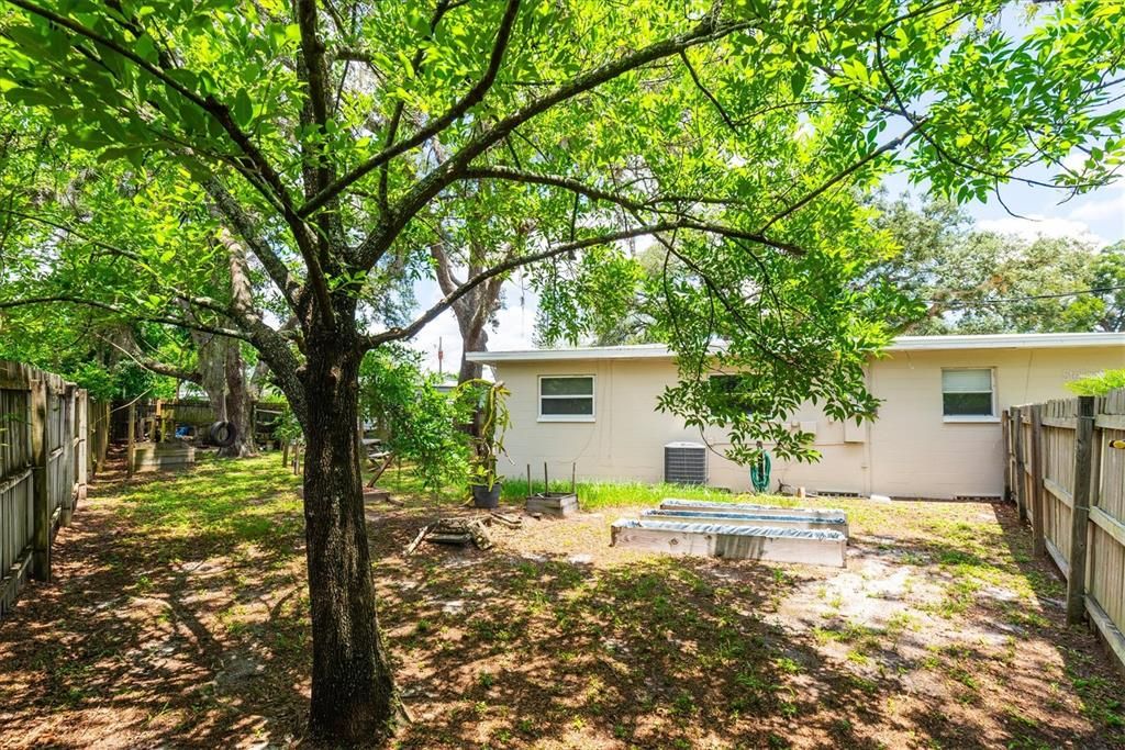 For Sale: $379,900 (3 beds, 1 baths, 1390 Square Feet)