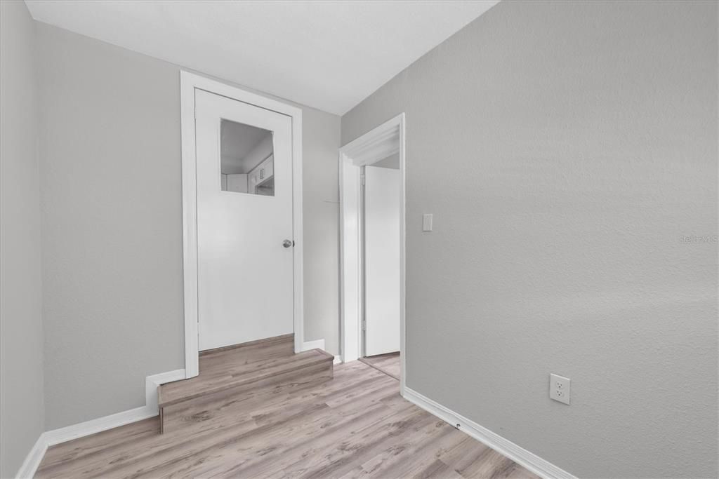 For Sale: $379,900 (3 beds, 1 baths, 1390 Square Feet)