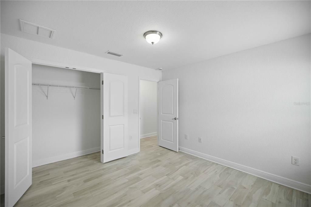 For Sale: $388,999 (4 beds, 2 baths, 2346 Square Feet)