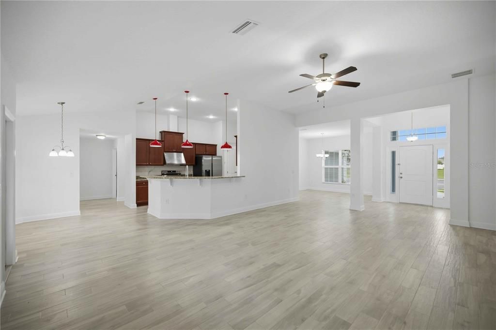 For Sale: $388,999 (4 beds, 2 baths, 2346 Square Feet)