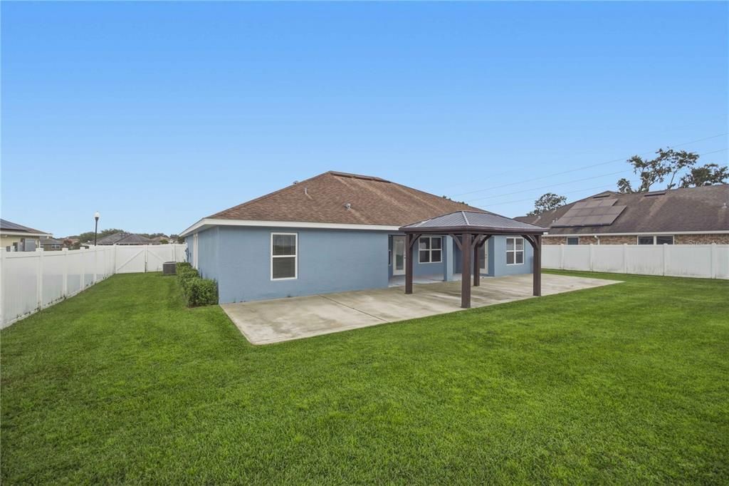 For Sale: $388,999 (4 beds, 2 baths, 2346 Square Feet)
